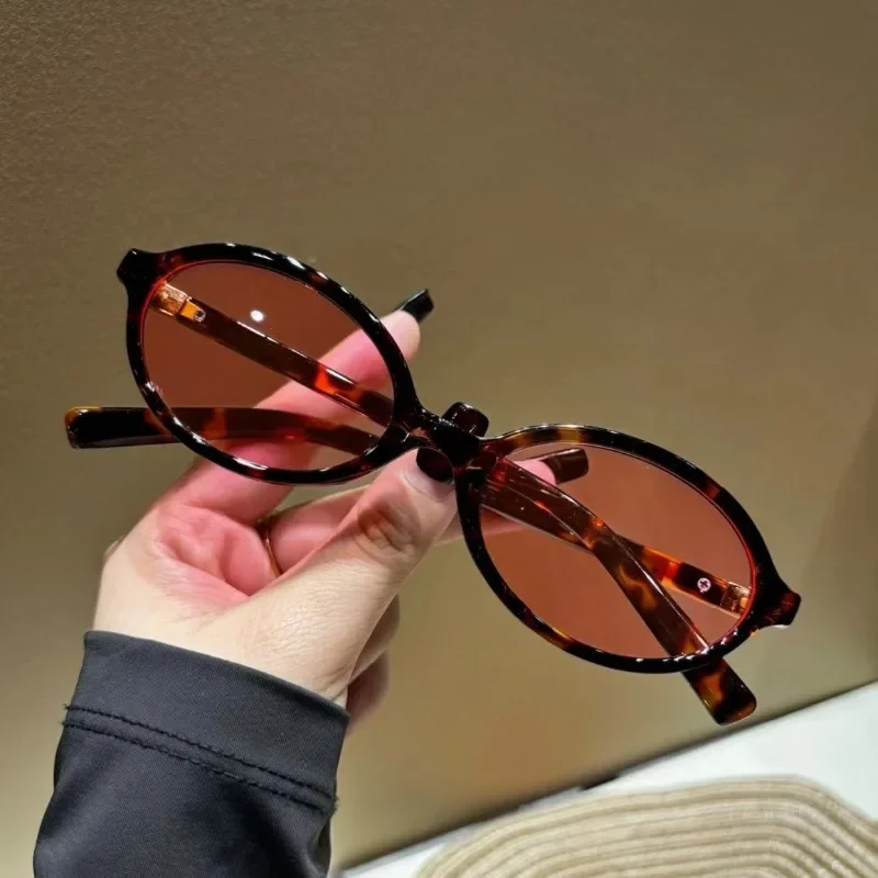 Nuovi Occhiali da Sole Ovali C - Women'S Fashion Eyewear recensione e prezzo