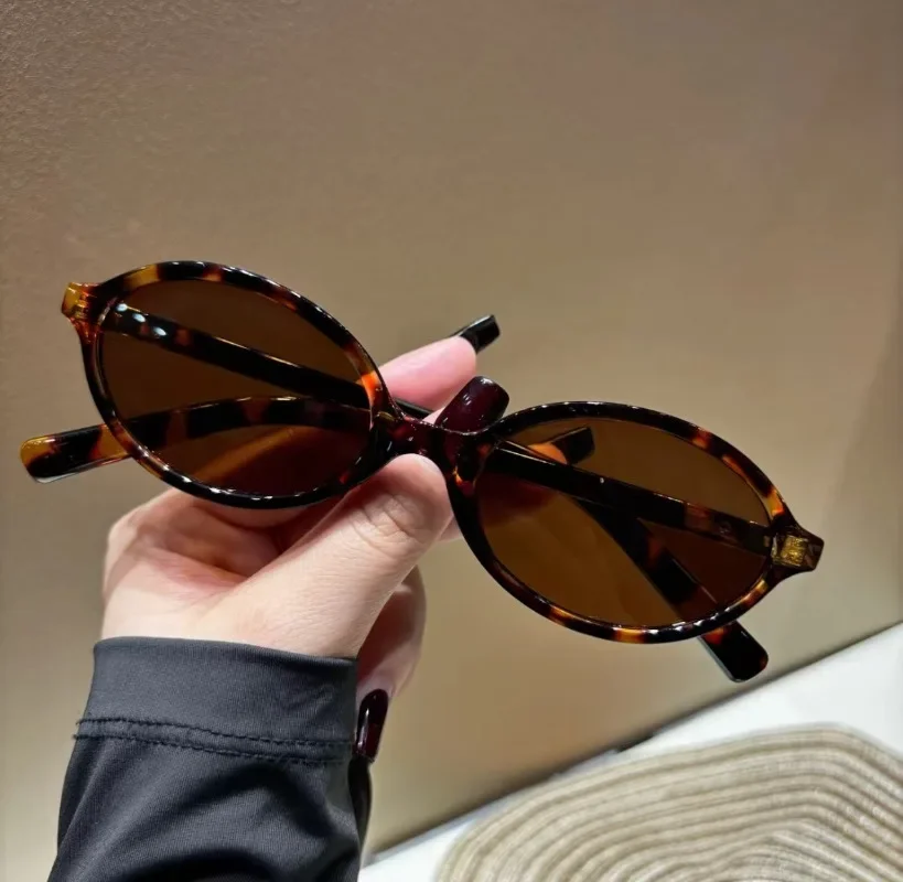Nuovi Occhiali da Sole Ovali C - Women'S Fashion Eyewear recensione e prezzo