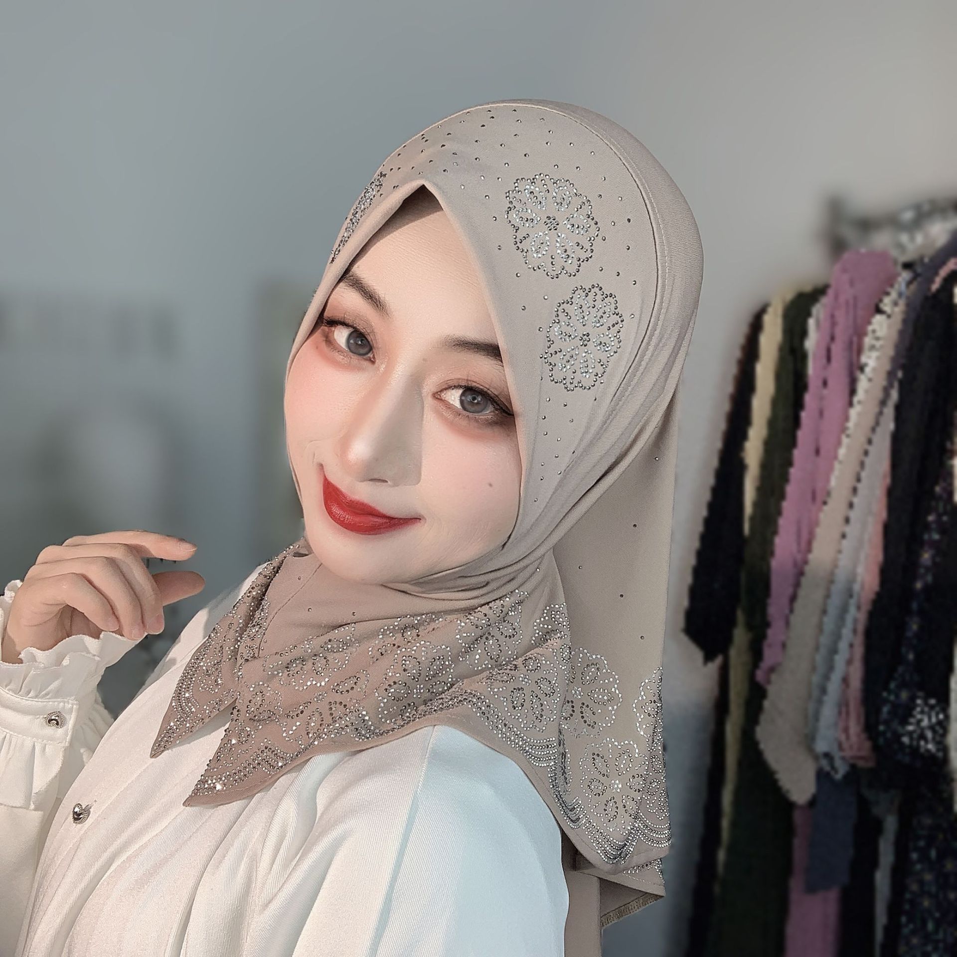 Hijab musulmano pronto da indo - Women Fashion Designer recensione e prezzo
