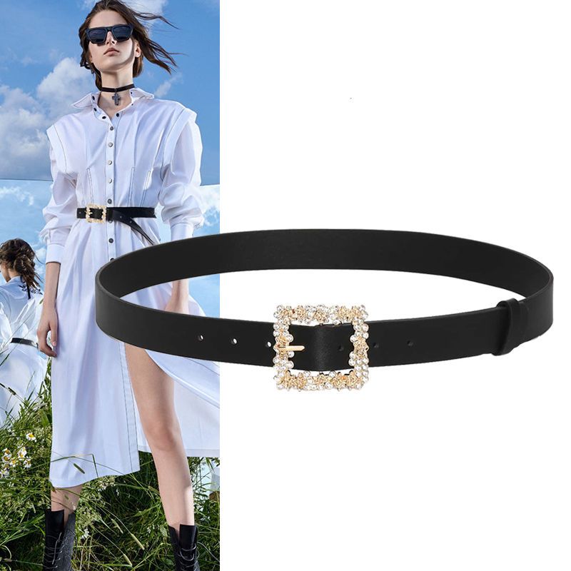 Cintura con fibbia con strass  - Women'S Fashion Trends Fall 2025 recensione e prezzo