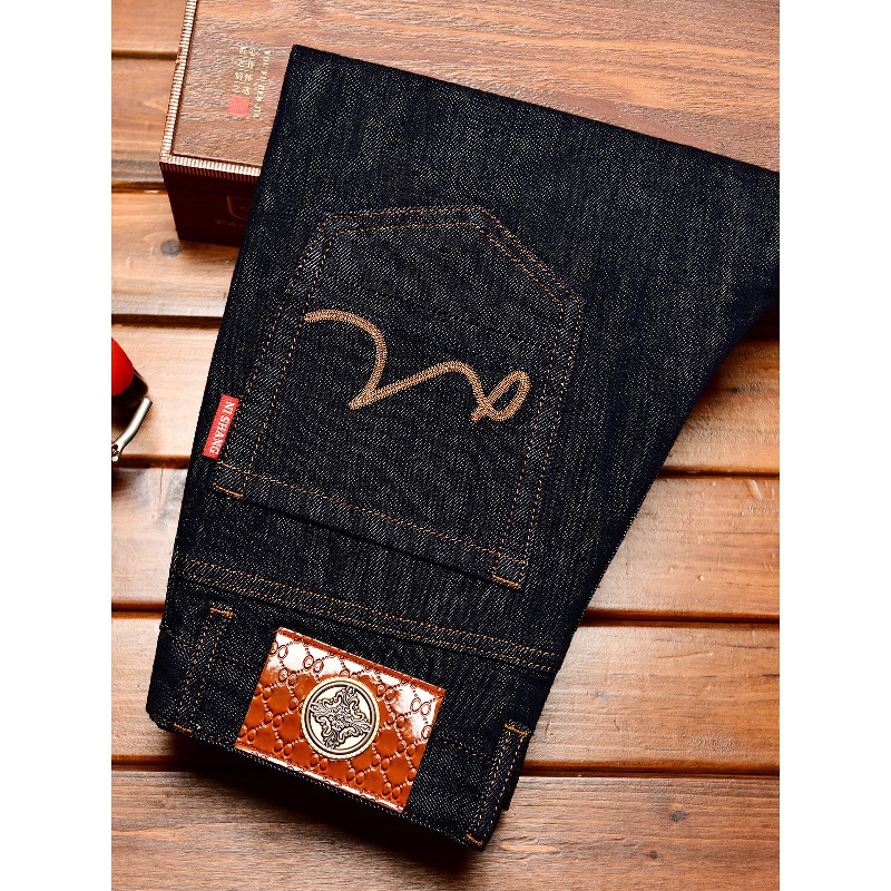 Jeans blu intenso da uomo 2025 - Levis Jeans 501 recensione e prezzo